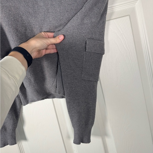 Stone + Sage Cropped Ribbed Charcoal Gray Long Sleeve Sweater Size Small - Picture 4 of 6